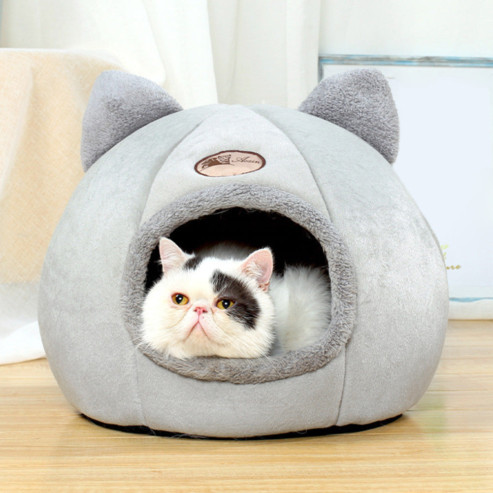 CAT SLEEPING NEST WARM AND COZY